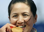 九游中国-泰国游泳选手勇夺金牌，惊艳一幕