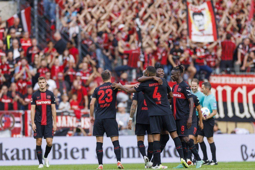 包含勒沃库森在主场击败对手，积分榜略有攀升的词条