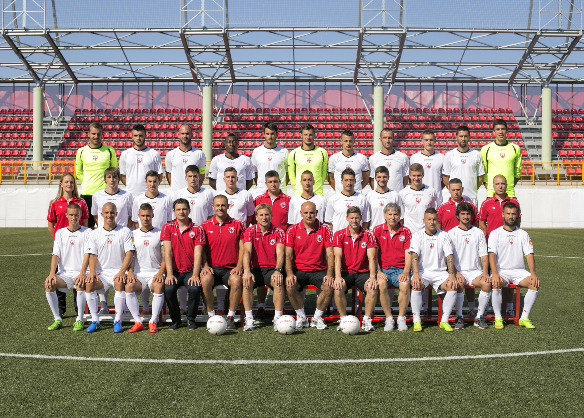 瑞士迎战伊朗,角逐欧洲足球获胜 瑞士迎战伊朗,角逐欧洲足球获胜