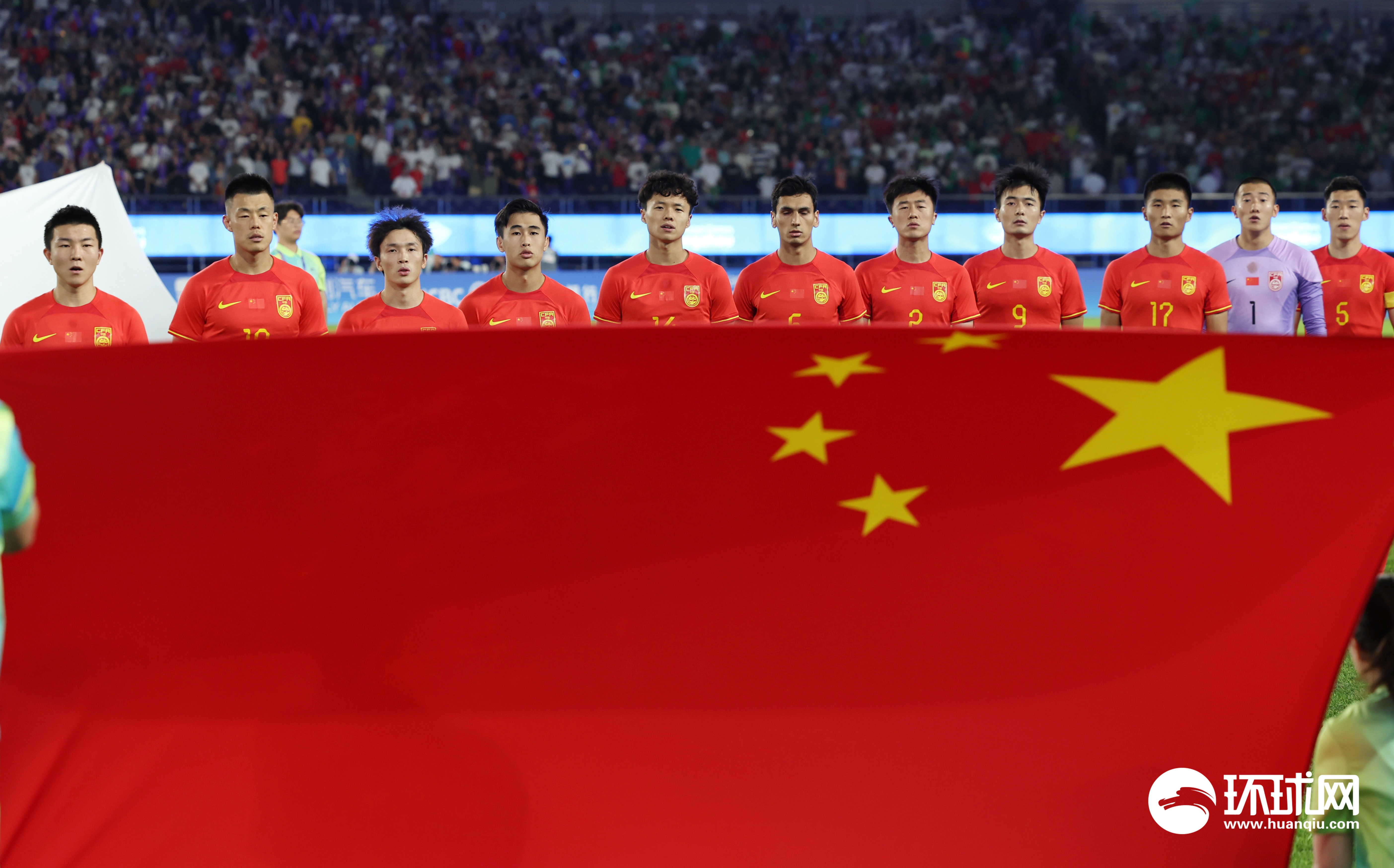 国足搏斗力量胜出，成功晋级国际比赛决赛