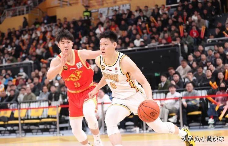 包含篮球比赛重现经典对决，两队几度势均力敌的词条