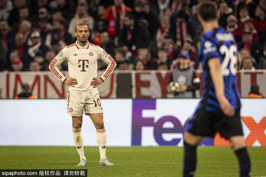 巴塞罗那防线表现稳健,成功挫败对手攻势 巴塞罗那防线表现稳健,成功挫败对手攻势