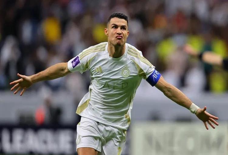 争冠球队战绩不佳引发危机，需反思