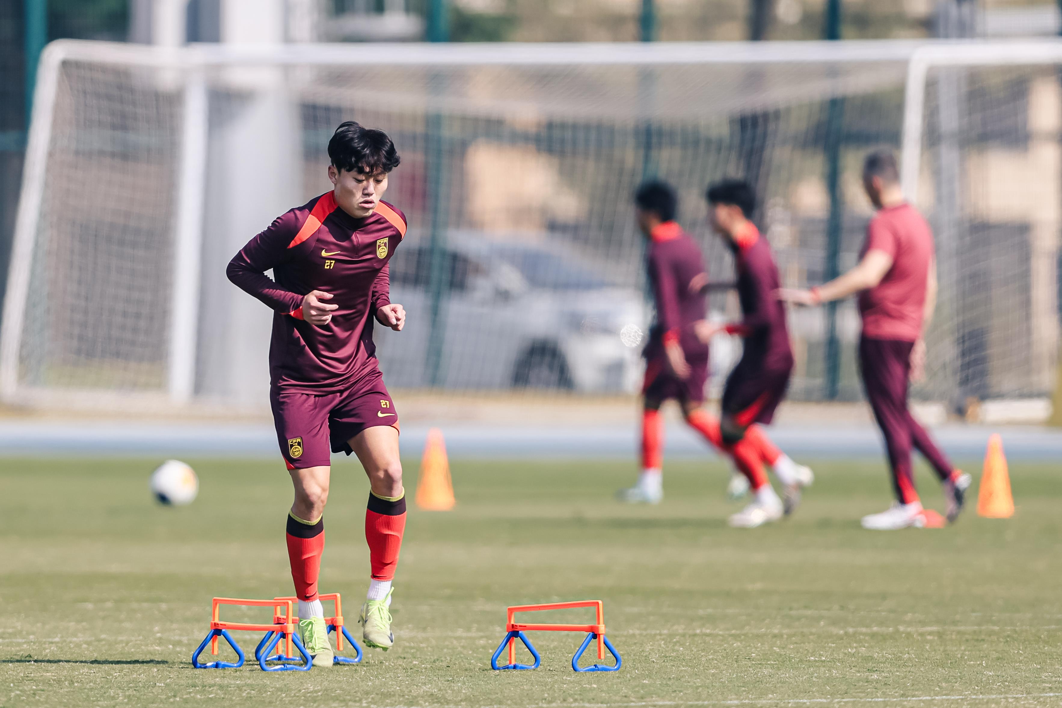 包含备受关注！国内足球场均动人表现的词条