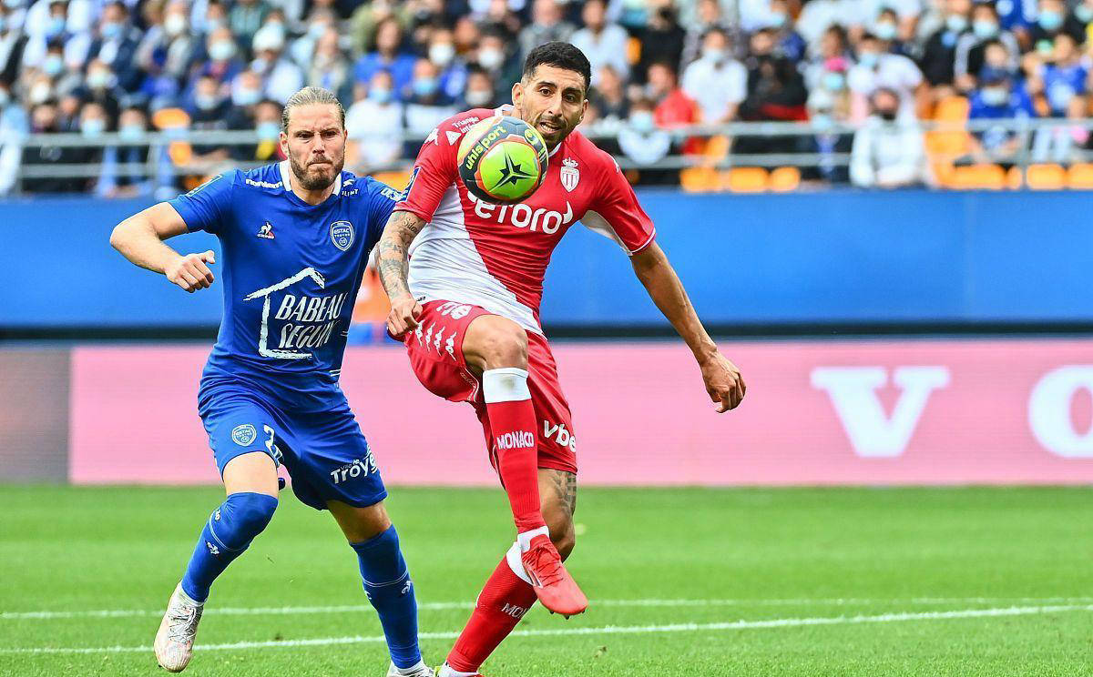 美因茨遭遇波折,艰难取胜的简单介绍 美因茨遭遇波折,艰难取胜的简单介绍