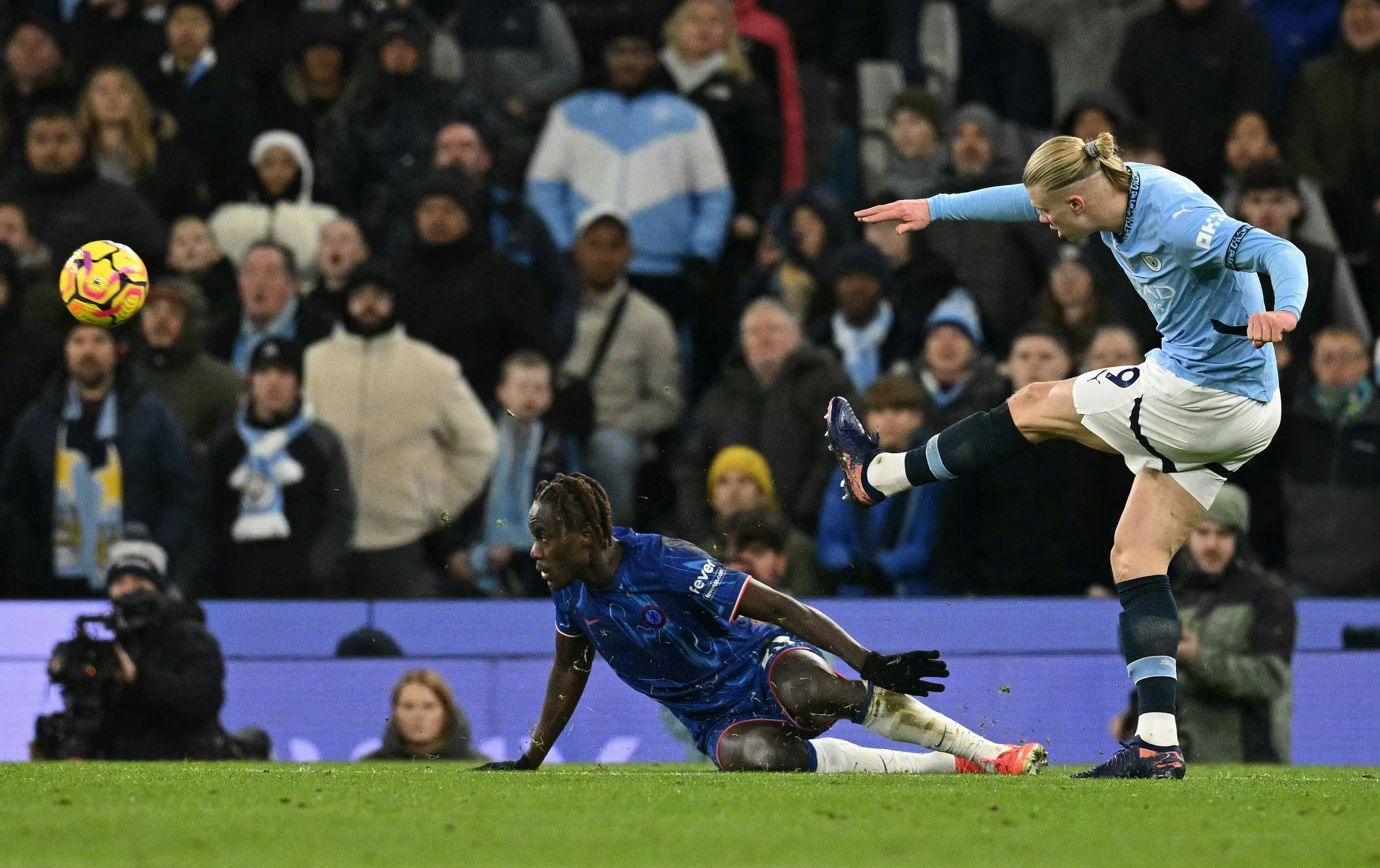 关于曼联主场不敌切尔西，遭受重创的信息