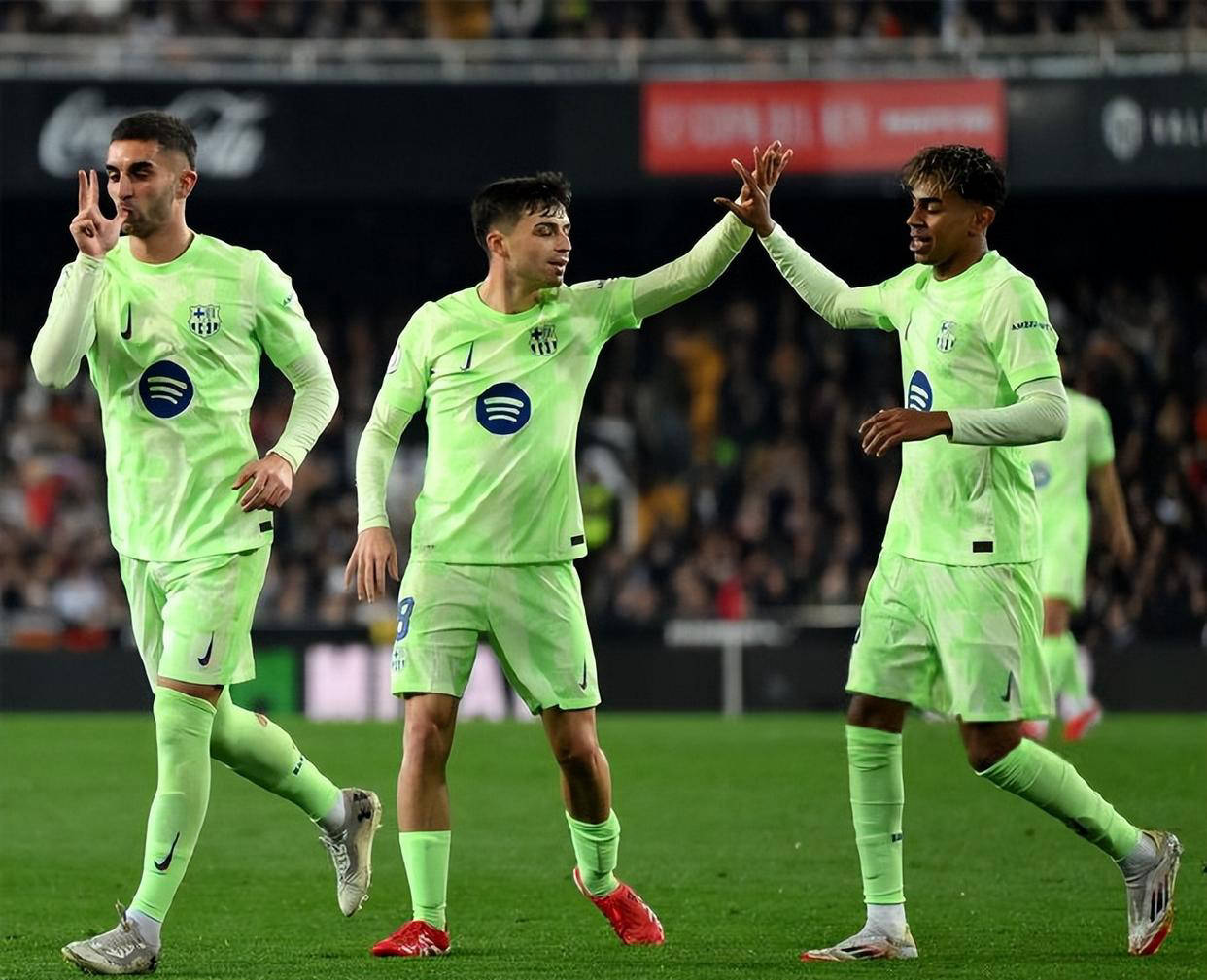 瓦伦西亚主场告捷,晋级希望渺茫的简单介绍 瓦伦西亚主场告捷,晋级希望渺茫的简单介绍