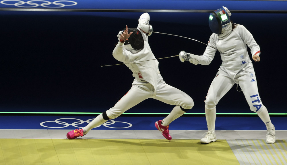 芬兰选手在击剑比赛中遭遇失利 芬兰选手在击剑比赛中遭遇失利