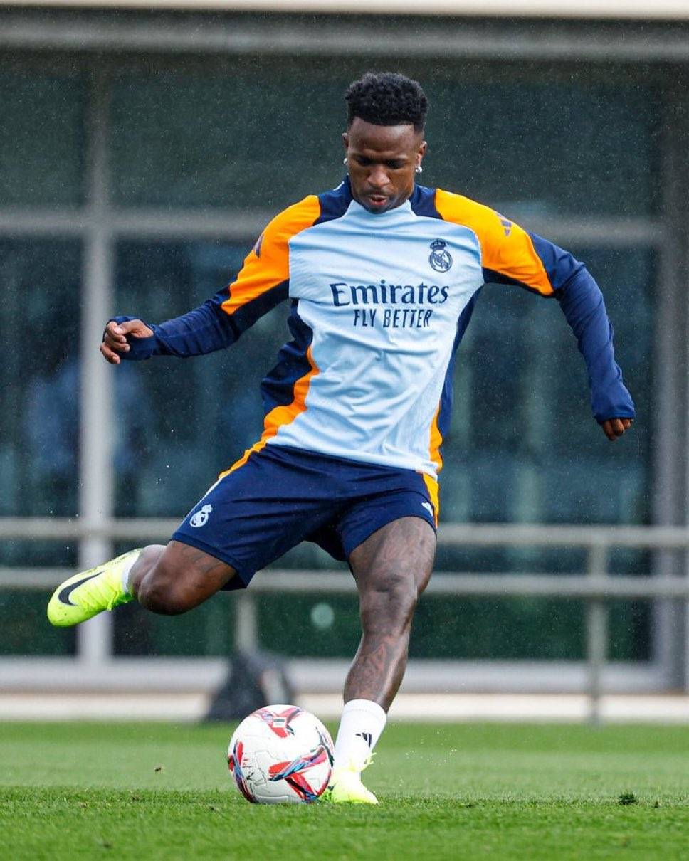 关于皇家马德里球迷为球队的胜利欢呼雀跃的信息 关于皇家马德里球迷为球队的胜利欢呼雀跃的信息