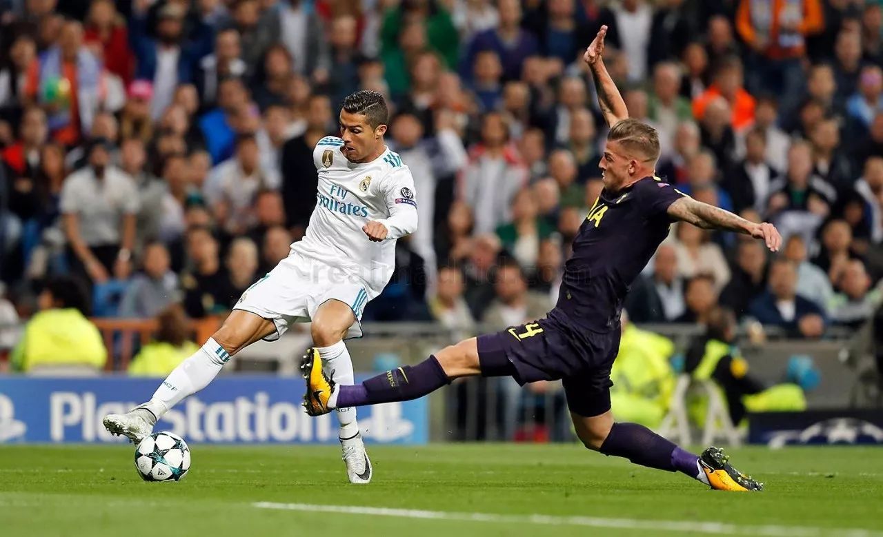 纳瓦斯神勇扑救,保住球队胜局