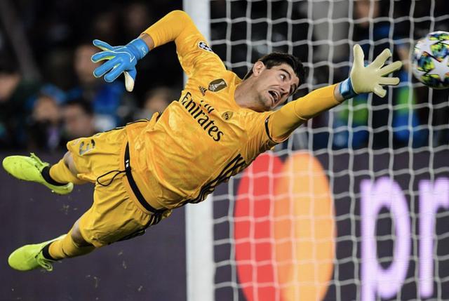 纳瓦斯神勇扑救,保住球队胜局