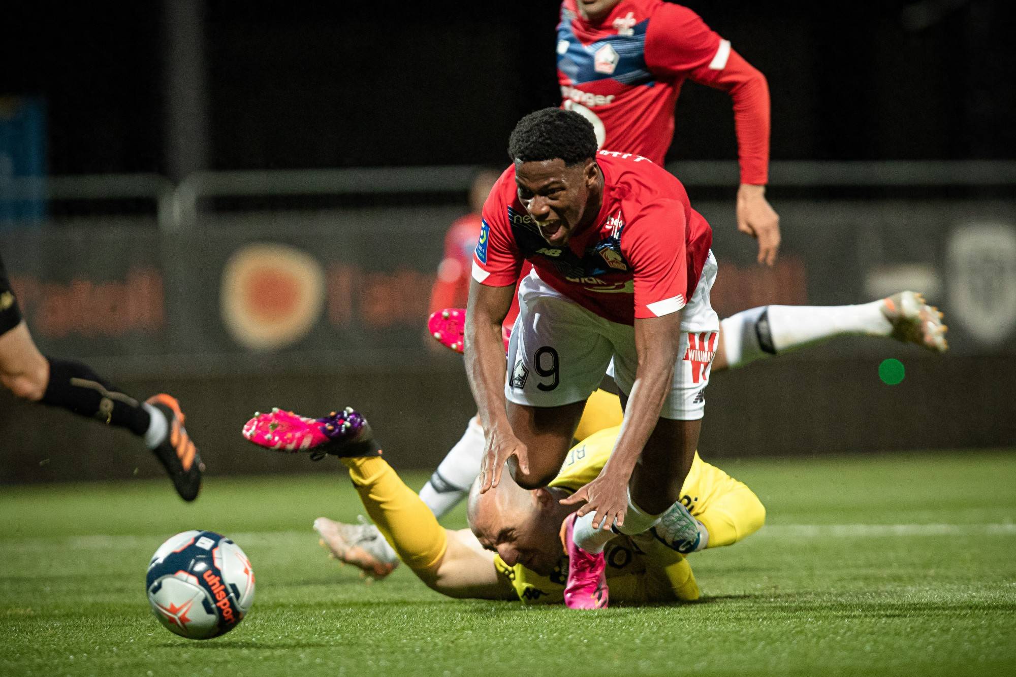 里尔队主场遭遇不敌，心情低落不已的简单介绍