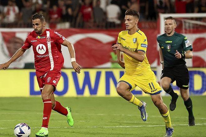 萨拉戈萨全队士气高涨努力拼搏 萨拉戈萨全队士气高涨努力拼搏