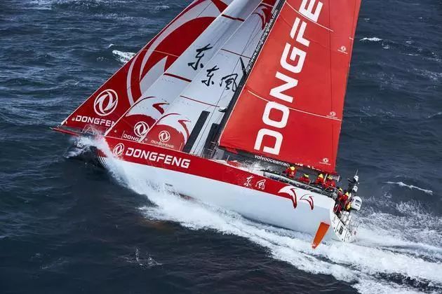 巴西帆船选手实现逆袭，杀入前四