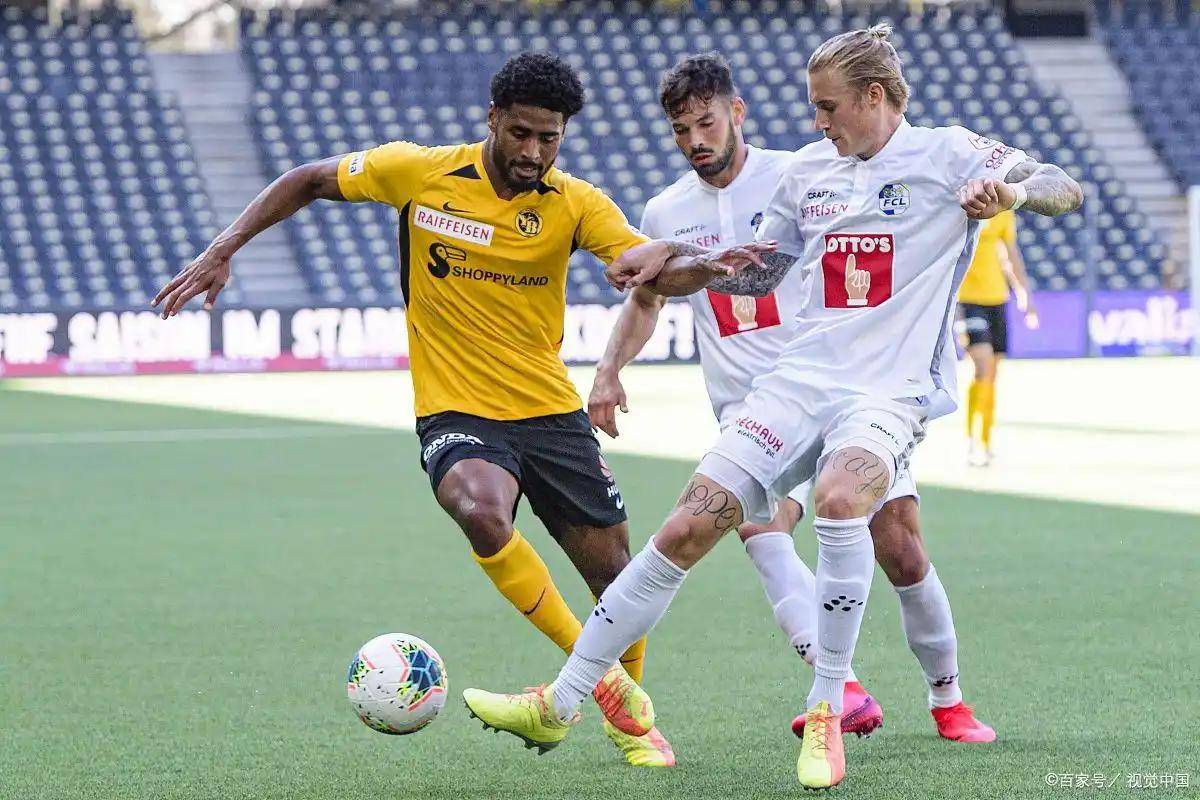 沙尔克连败告急，保级压力不小