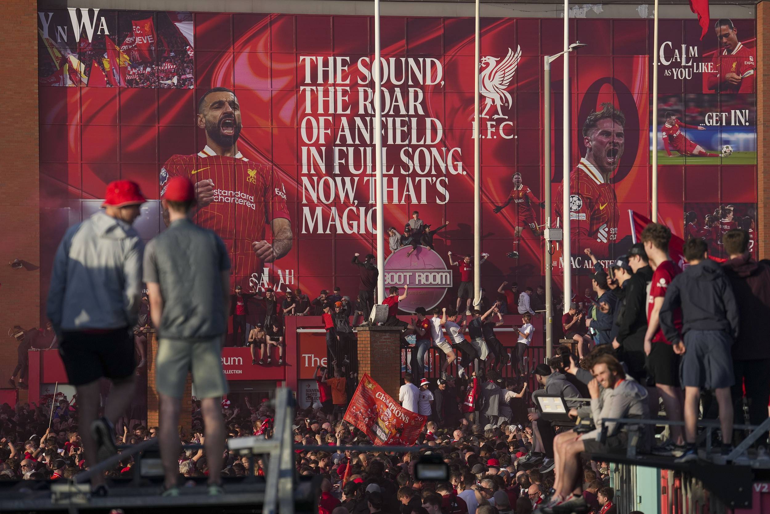 曼联大胜热刺,继续追赶前四,反弹迹象明显 曼联大胜热刺,继续追赶前四,反弹迹象明显