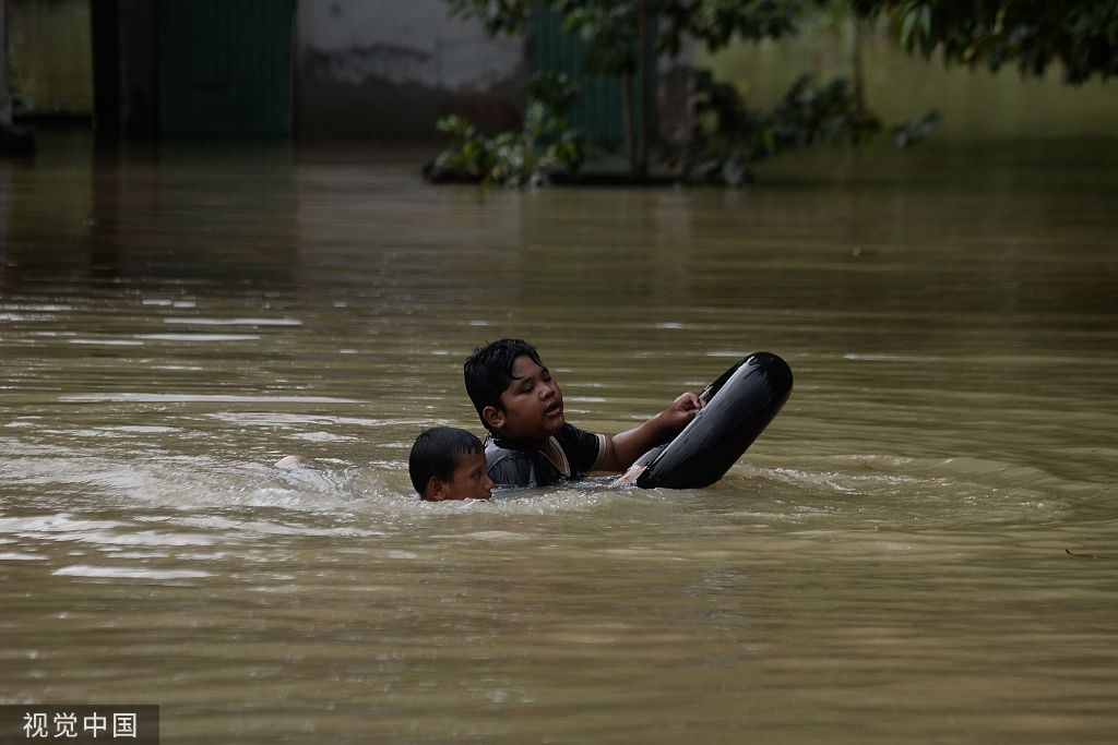 泰国游泳选手勇夺金牌,惊艳一幕 泰国游泳选手勇夺金牌,惊艳一幕