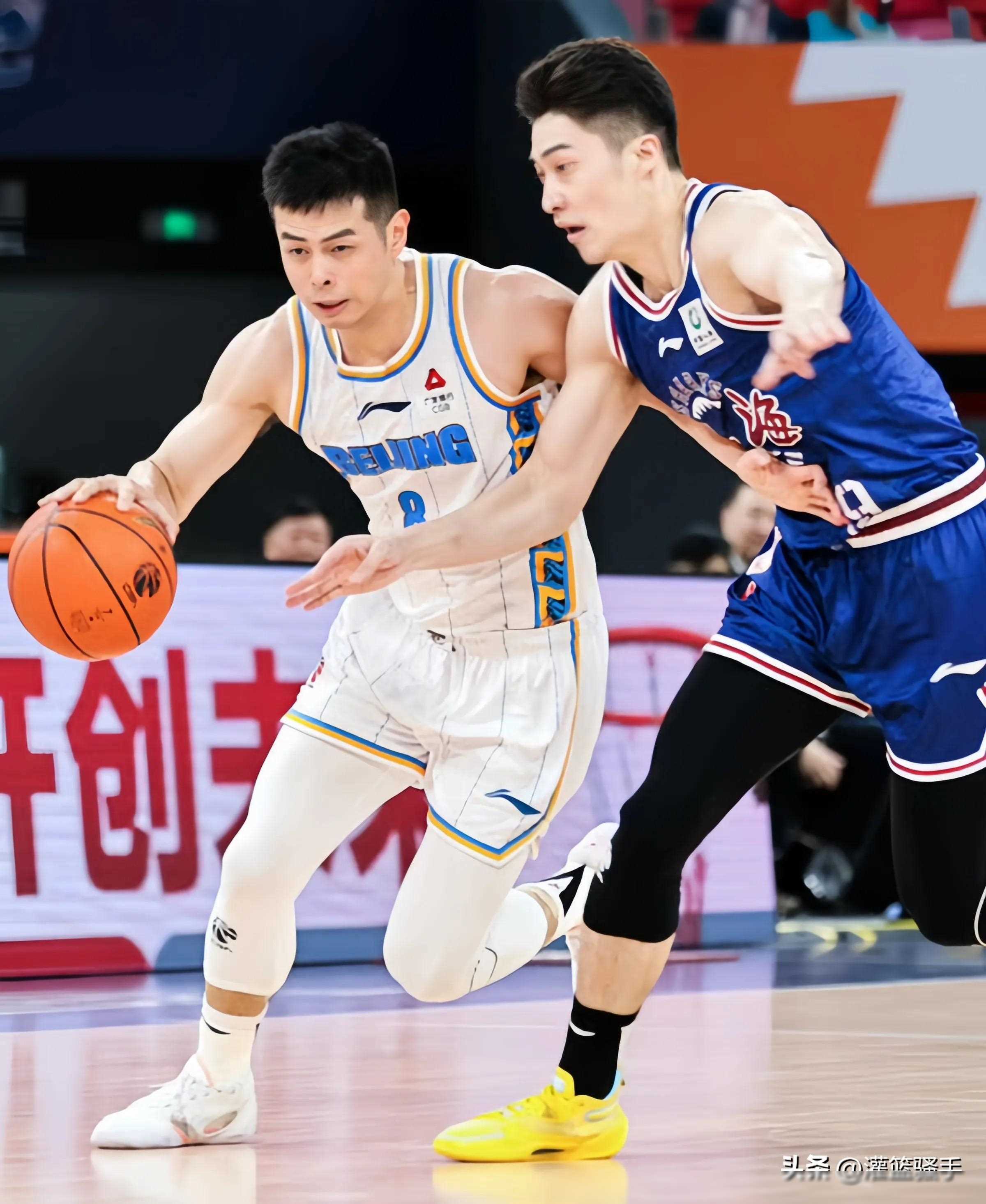 篮球球员士气高昂,斗志昂扬备战比赛的简单介绍 篮球球员士气高昂,斗志昂扬备战比赛的简单介绍