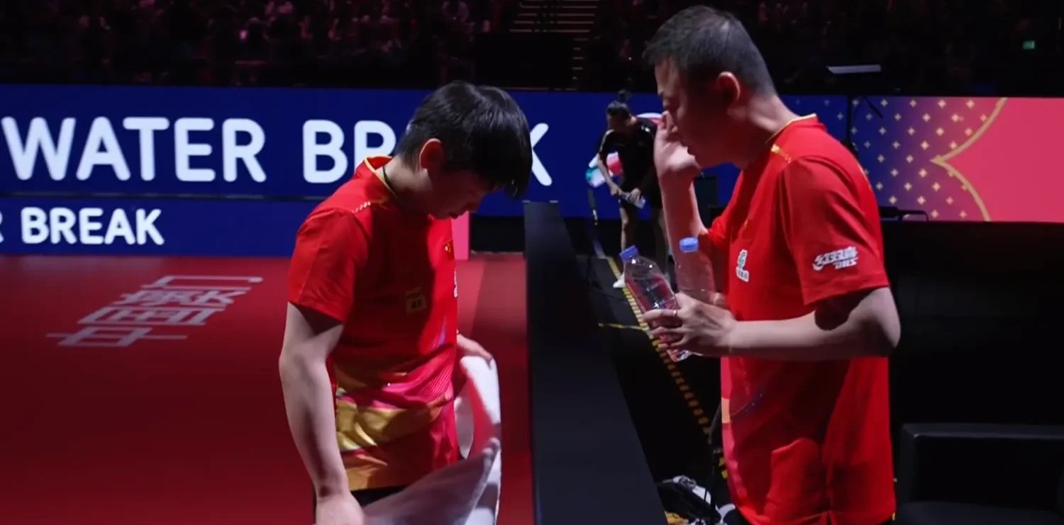 荷兰队横扫对手锁定小组头名，实力差距明显