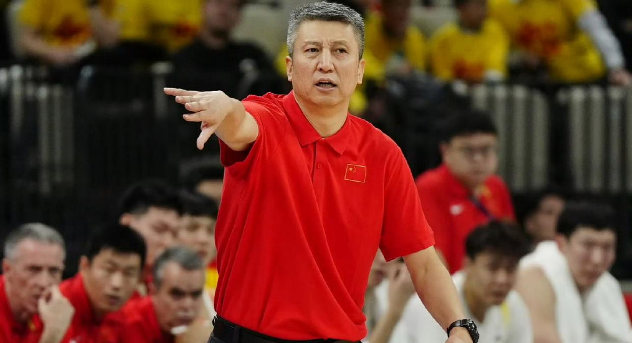 荷兰队横扫对手锁定小组头名，实力差距明显