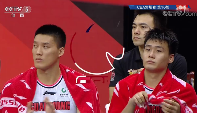 DRX险胜EG，Uzi线上压制力十足激烈交锋半决赛，引爆全场热议