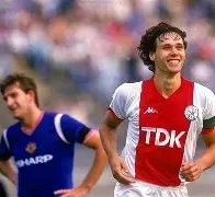 黎塞留足球俱乐部实力强劲，取得胜利如鱼得水