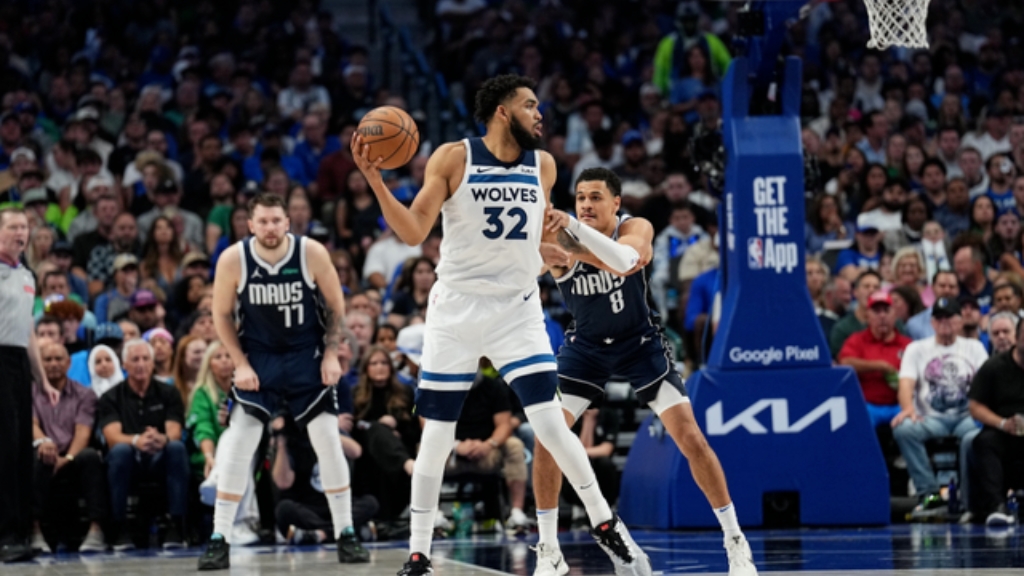 独行侠胜马刺，唐斯砍下23分13篮板